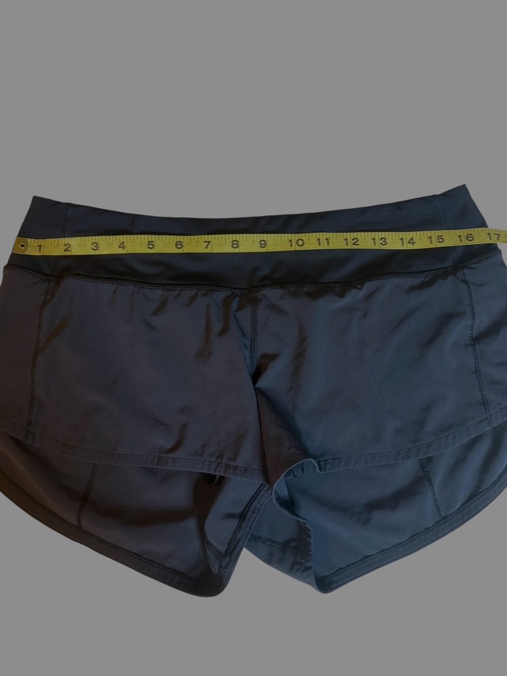 Lululemon Speed Up Low Rise 2.5” Lined Running Shorts Black SZ 8 Reg Zip Pocket - Picture 10 of 11